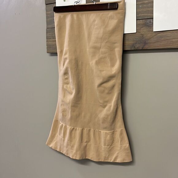 Assets by SPANX Tan One-Piece Shape Wear- Large - Picture 2 of 10